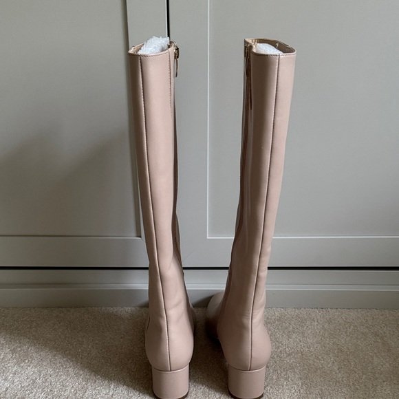 8M Cream Knee-High Women's Boots - Picture 7 of 7